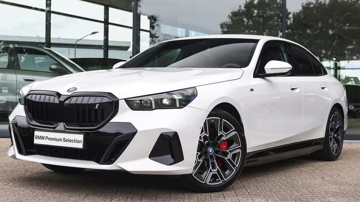 BMW i5 (2025) — foto 1