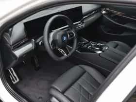 BMW i5 (2025) thumbnail 9
