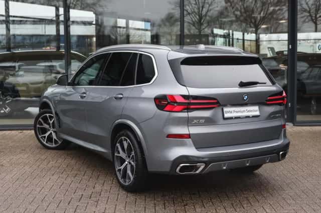 BMW X5 (2025) thumbnail 2