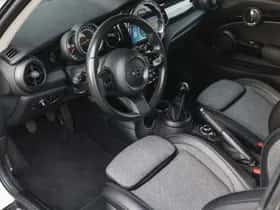 MINI Hatchback (2021) thumbnail 3