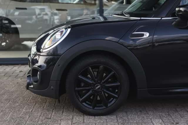 MINI Hatchback (2021) thumbnail 5