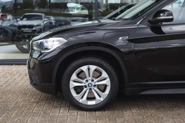 BMW X1 (2022) thumbnail 4