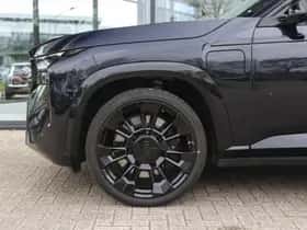 BMW XM (2025) thumbnail 4