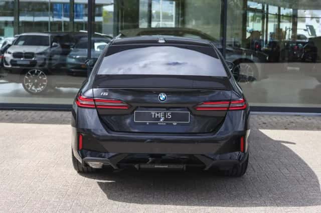 BMW i5 (2026) thumbnail 6