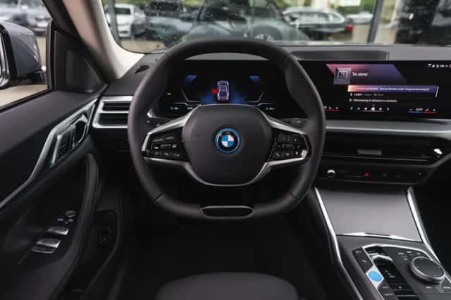 BMW i4 (2026) thumbnail 3