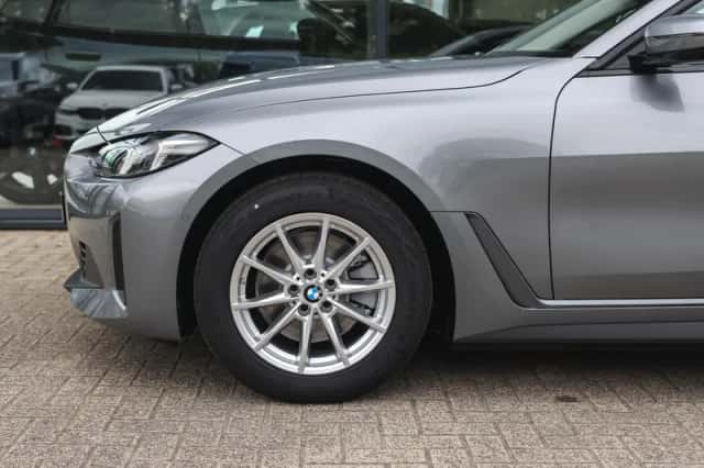 BMW i4 (2026) thumbnail 4