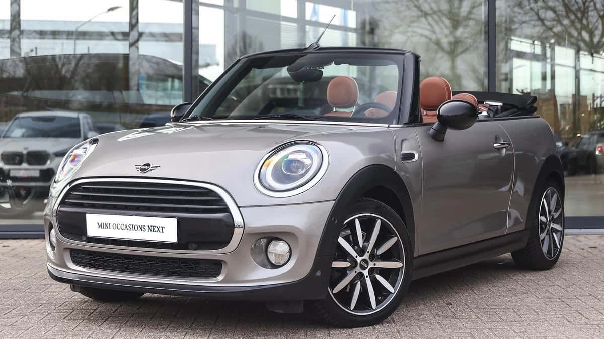MINI Cabrio (2018) — foto 1