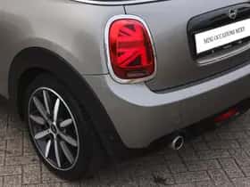 MINI Cabrio (2018) thumbnail 23