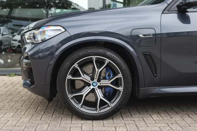BMW X5 (2023) thumbnail 5