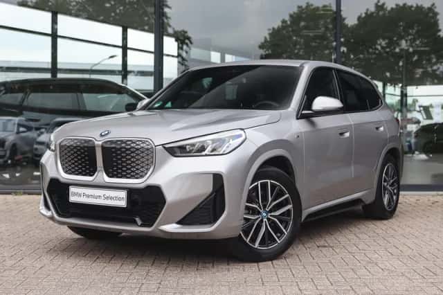 BMW iX1 (2025) thumbnail 1