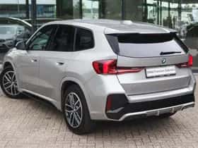 BMW iX1 (2025) thumbnail 2