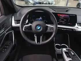 BMW iX1 (2025) thumbnail 3