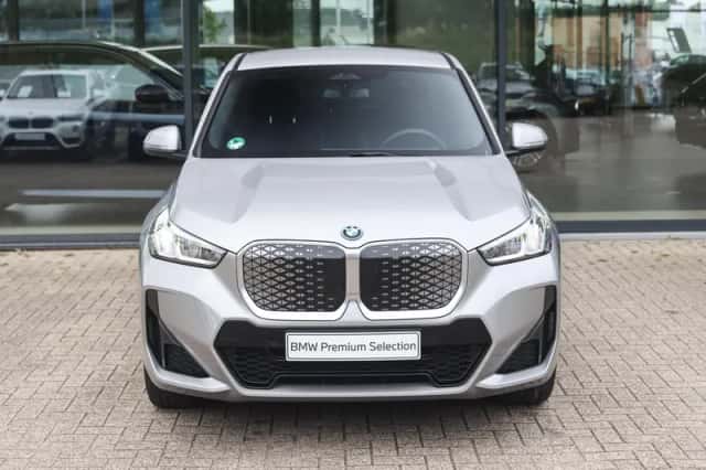 BMW iX1 (2025) thumbnail 5
