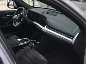 BMW iX1 (2025) thumbnail 9
