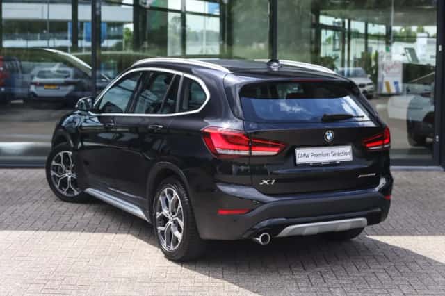 BMW X1 (2021) thumbnail 2