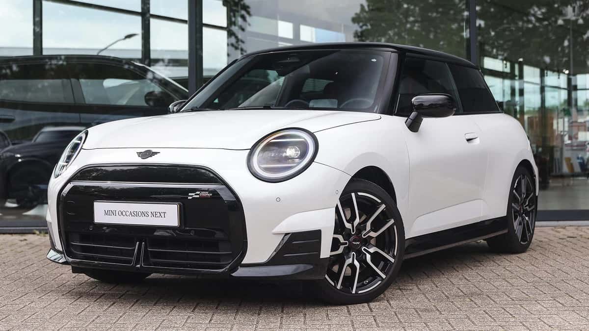 MINI Hatchback (2024) — foto 1