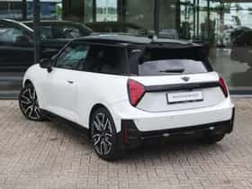 MINI Hatchback (2024) thumbnail 2