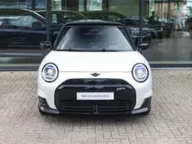 MINI Hatchback (2024) thumbnail 5