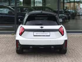 MINI Hatchback (2024) thumbnail 6