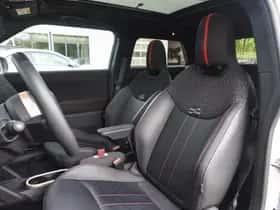 MINI Hatchback (2024) thumbnail 10