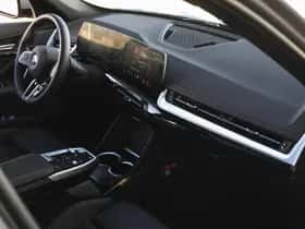 BMW iX1 (2026) thumbnail 12