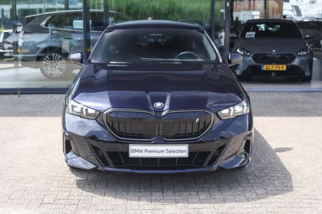 BMW i5 (2024) thumbnail 5