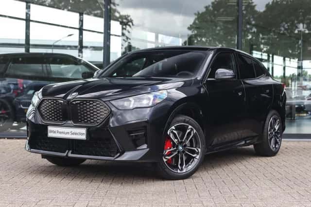 BMW iX2 (2026) thumbnail 1