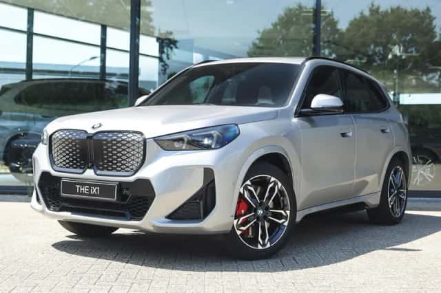BMW iX1 (2026) thumbnail 1