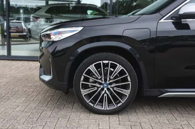 BMW X1 (2024) thumbnail 4