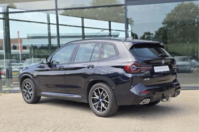 BMW X3 (2022) thumbnail 3