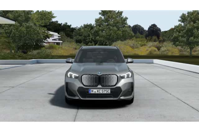 BMW iX1 (2026) thumbnail 3