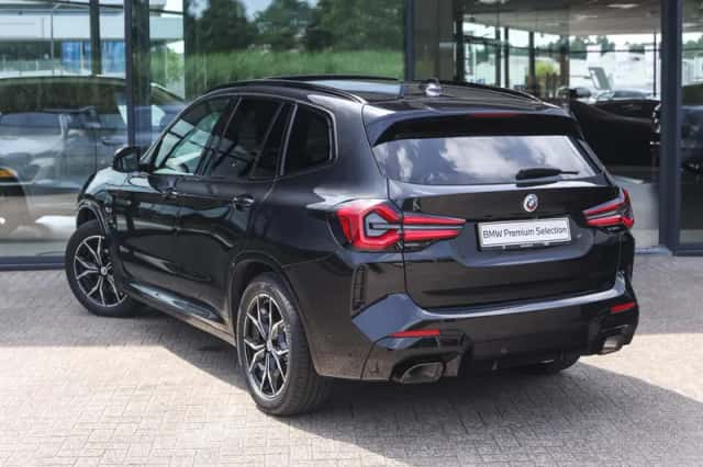 BMW X3 (2022) thumbnail 2