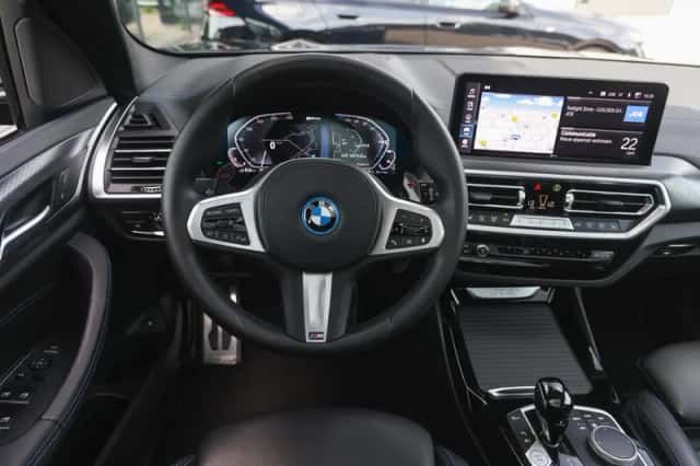 BMW X3 (2022) thumbnail 3