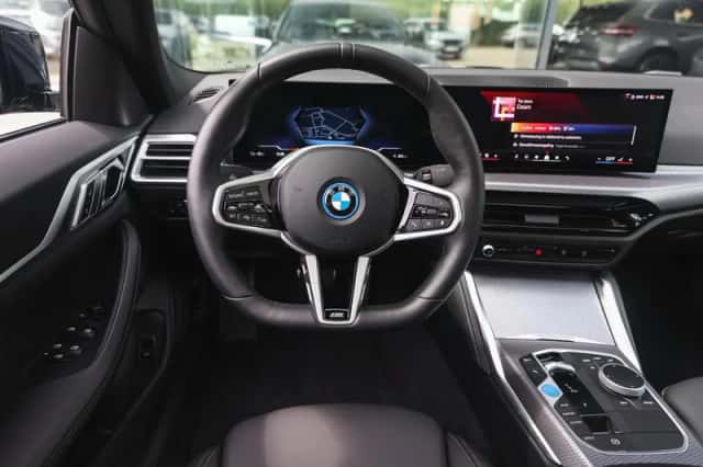 BMW i4 (2026) thumbnail 3