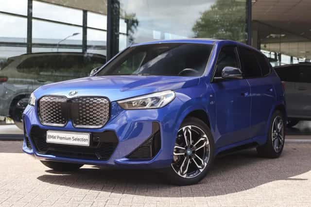 BMW iX1 (2023) thumbnail 1