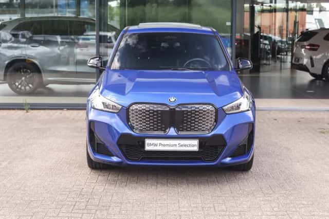 BMW iX1 (2023) thumbnail 5