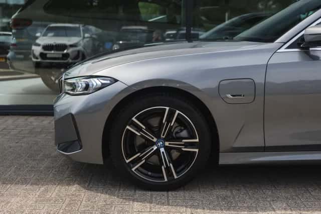 BMW 3-Serie (2023) thumbnail 4