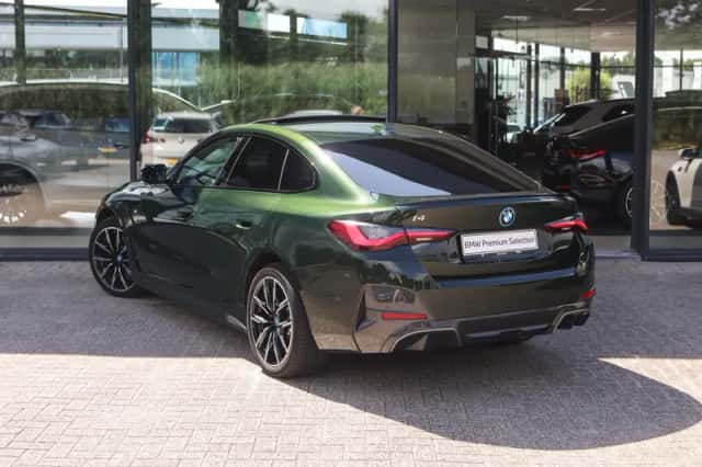 BMW i4 (2024) thumbnail 2