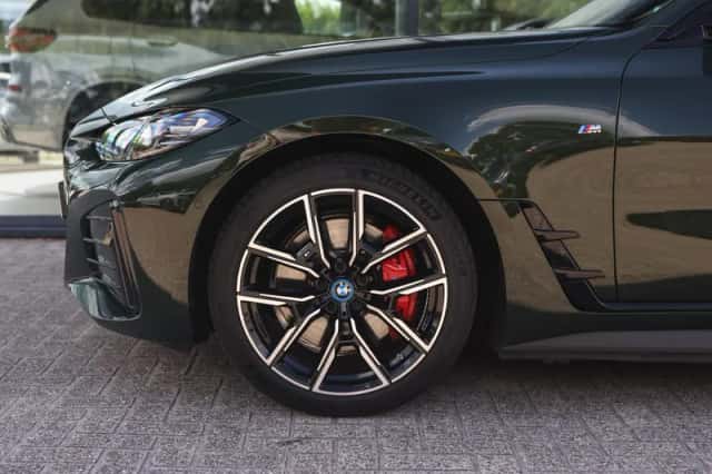 BMW i4 (2024) thumbnail 4