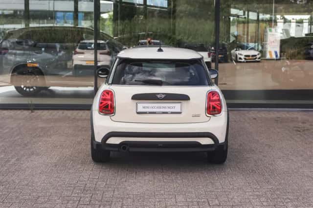 MINI Hatchback (2022) thumbnail 6