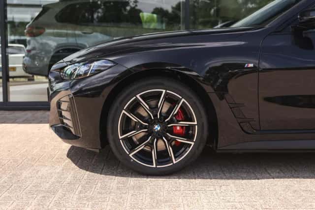 BMW i4 (2026) thumbnail 4