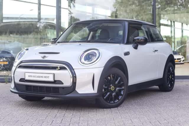 MINI Electric (2022) thumbnail 1