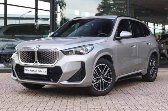 BMW iX1 (2026) thumbnail 1