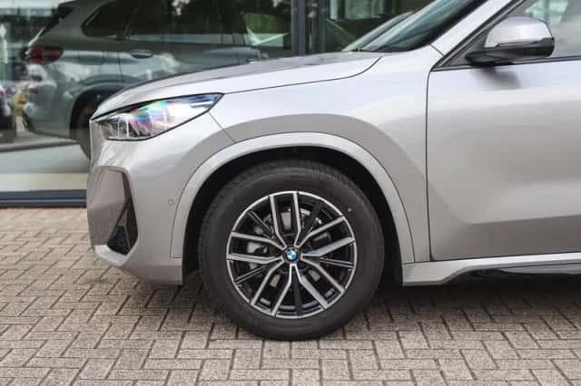 BMW iX1 (2026) thumbnail 5