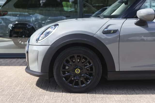 MINI Mini Electric (2022) thumbnail 4