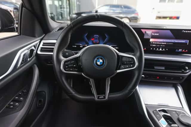 BMW i4 (2025) thumbnail 3