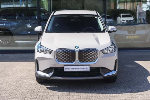 BMW iX1 (2025) thumbnail 5