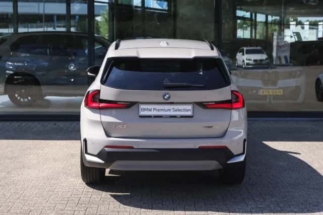 BMW iX1 (2025) thumbnail 6