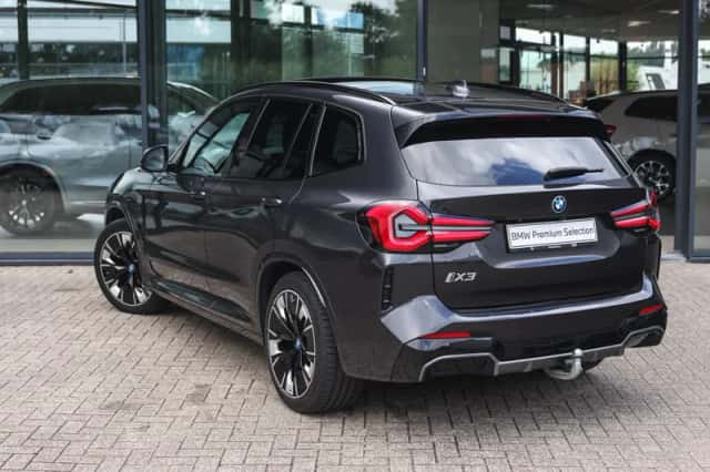 BMW iX3 (2022) thumbnail 2