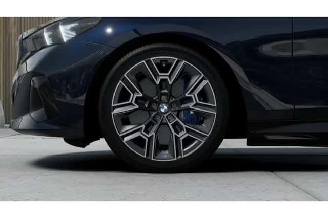 BMW i5 (2026) thumbnail 6